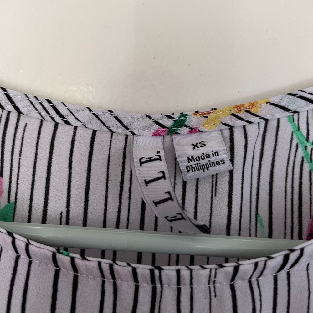 Elle Multicolor Floral and Stripe Top - Picture 4 of 5